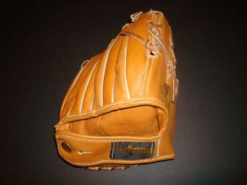 Billy Loes Nokona S750 Back